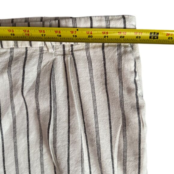 Old Navy White With Black Strips Extra High Rise Taylor Adjustable Waist Shorts - Picture 11 of 12